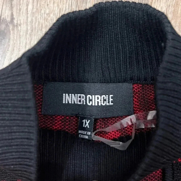 Inner Circle • Snake Print Keyhole Sweater - Picture 5 of 8